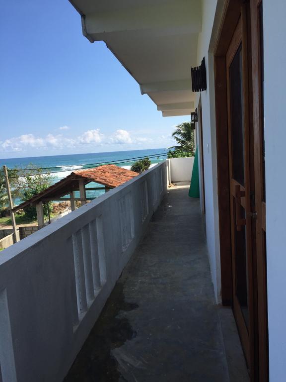 Hotel Cheeky Monkey Surf Camp Weligama Zewnętrze zdjęcie