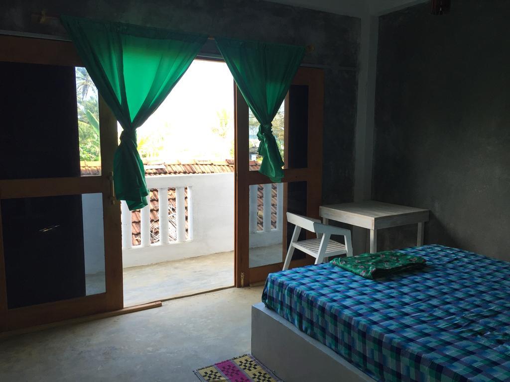Hotel Cheeky Monkey Surf Camp Weligama Zewnętrze zdjęcie