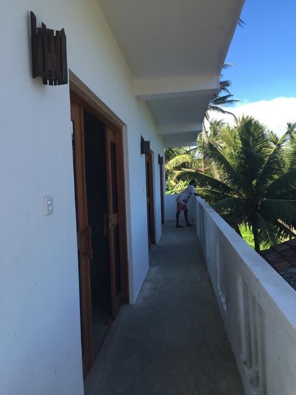 Hotel Cheeky Monkey Surf Camp Weligama Zewnętrze zdjęcie