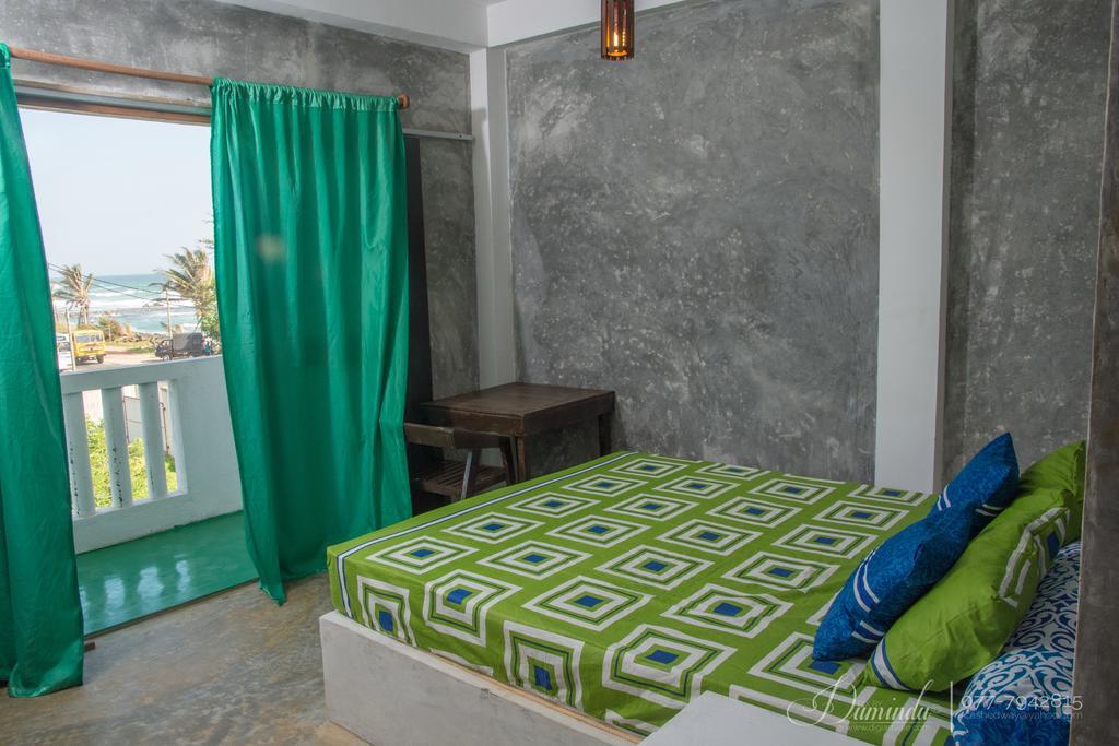 Hotel Cheeky Monkey Surf Camp Weligama Zewnętrze zdjęcie