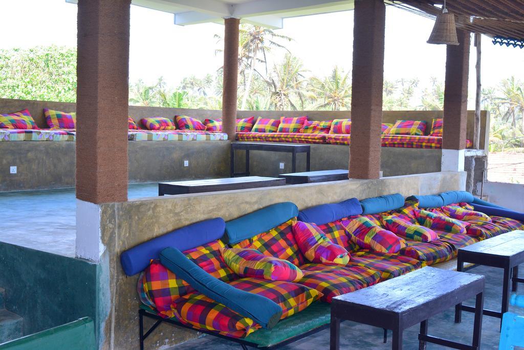 Hotel Cheeky Monkey Surf Camp Weligama Zewnętrze zdjęcie