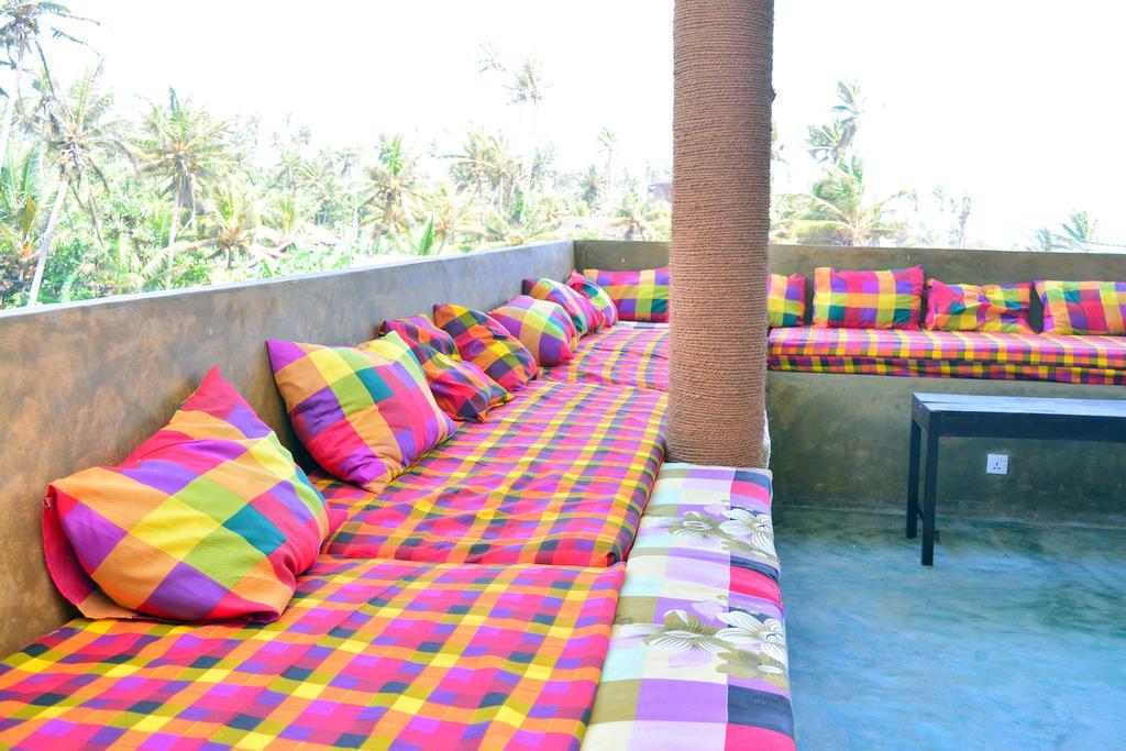 Hotel Cheeky Monkey Surf Camp Weligama Zewnętrze zdjęcie