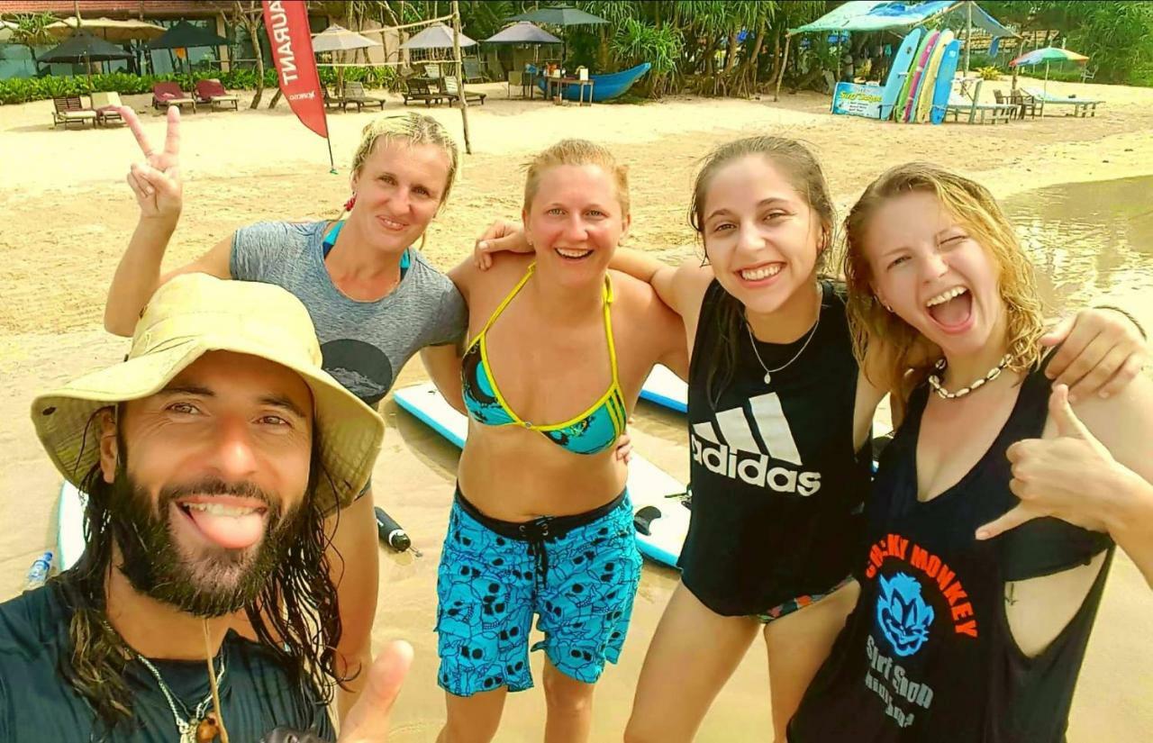 Hotel Cheeky Monkey Surf Camp Weligama Zewnętrze zdjęcie